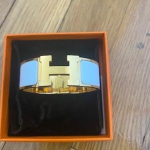 Beautiful Authentic Hermes "Clic Clac" Wide Bracelet in White/Gold sz PM